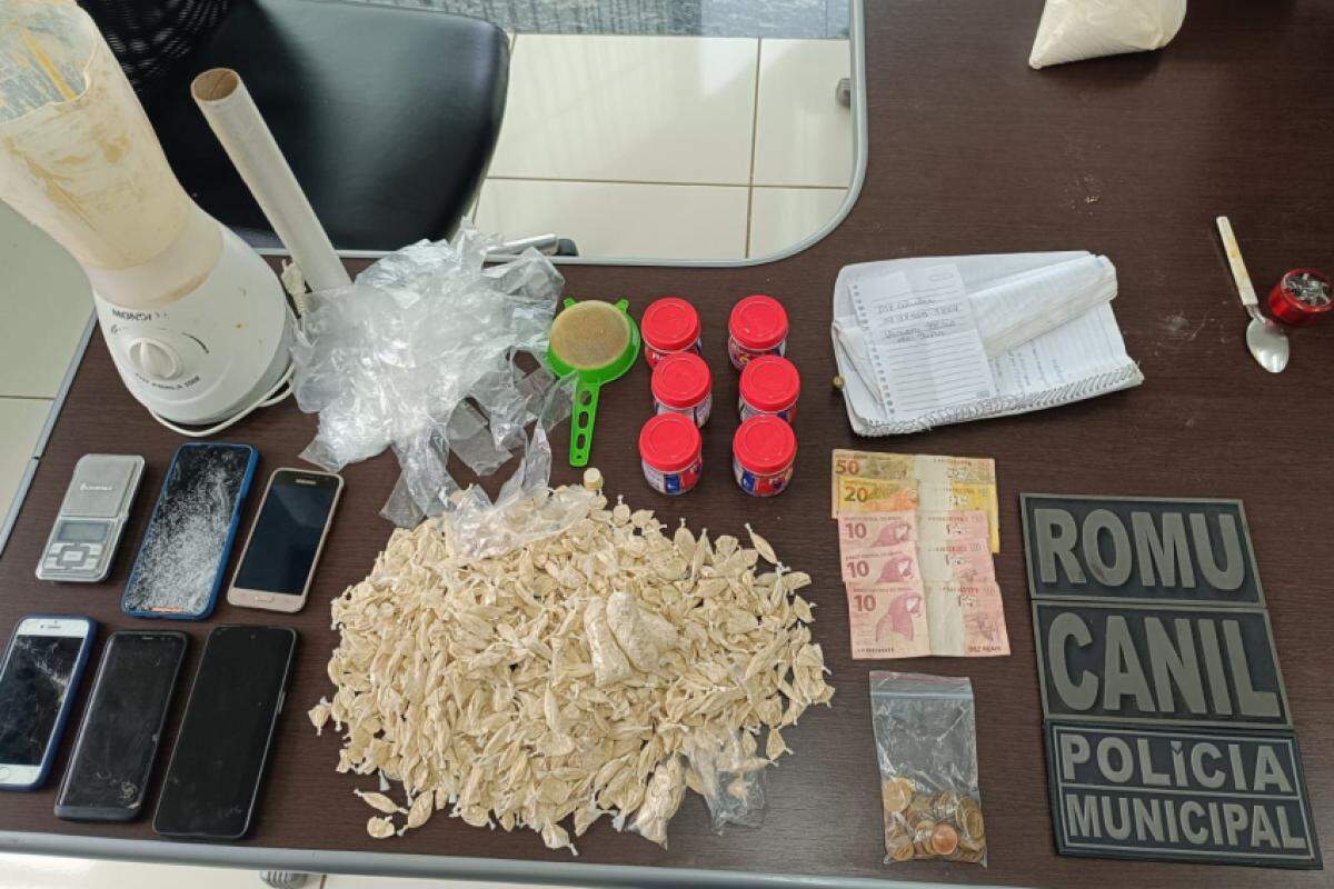 Polícia identifica ponto de venda de drogas e prende quatro indivíduos em Artur Nogueira
