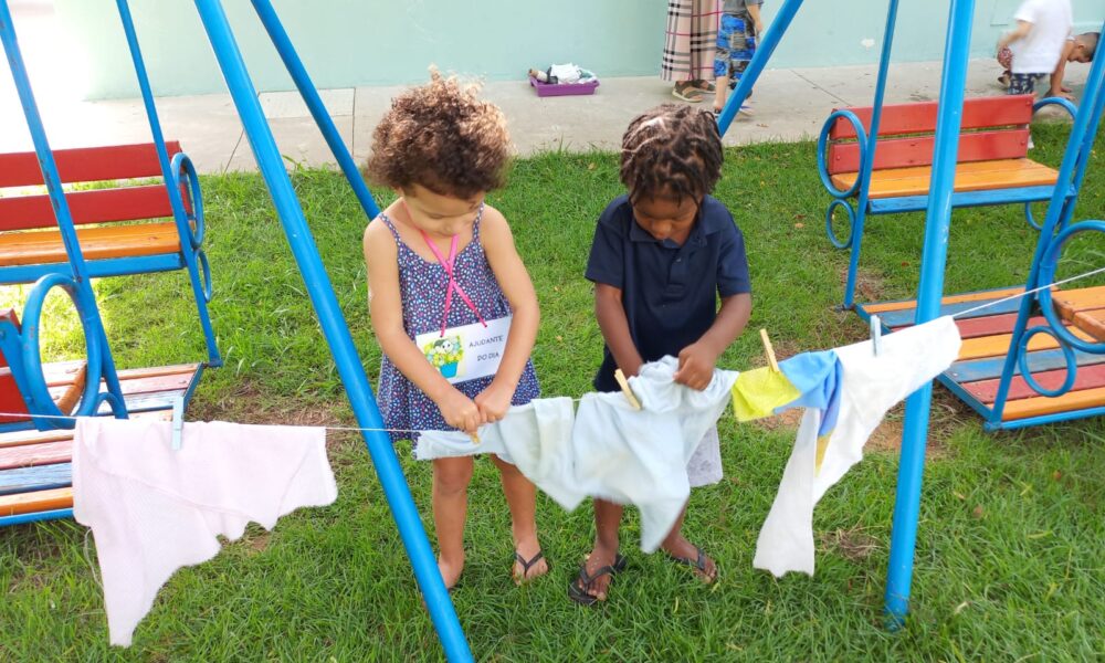 Crianças da Creche Vila Norma vivem experiências lúdicas