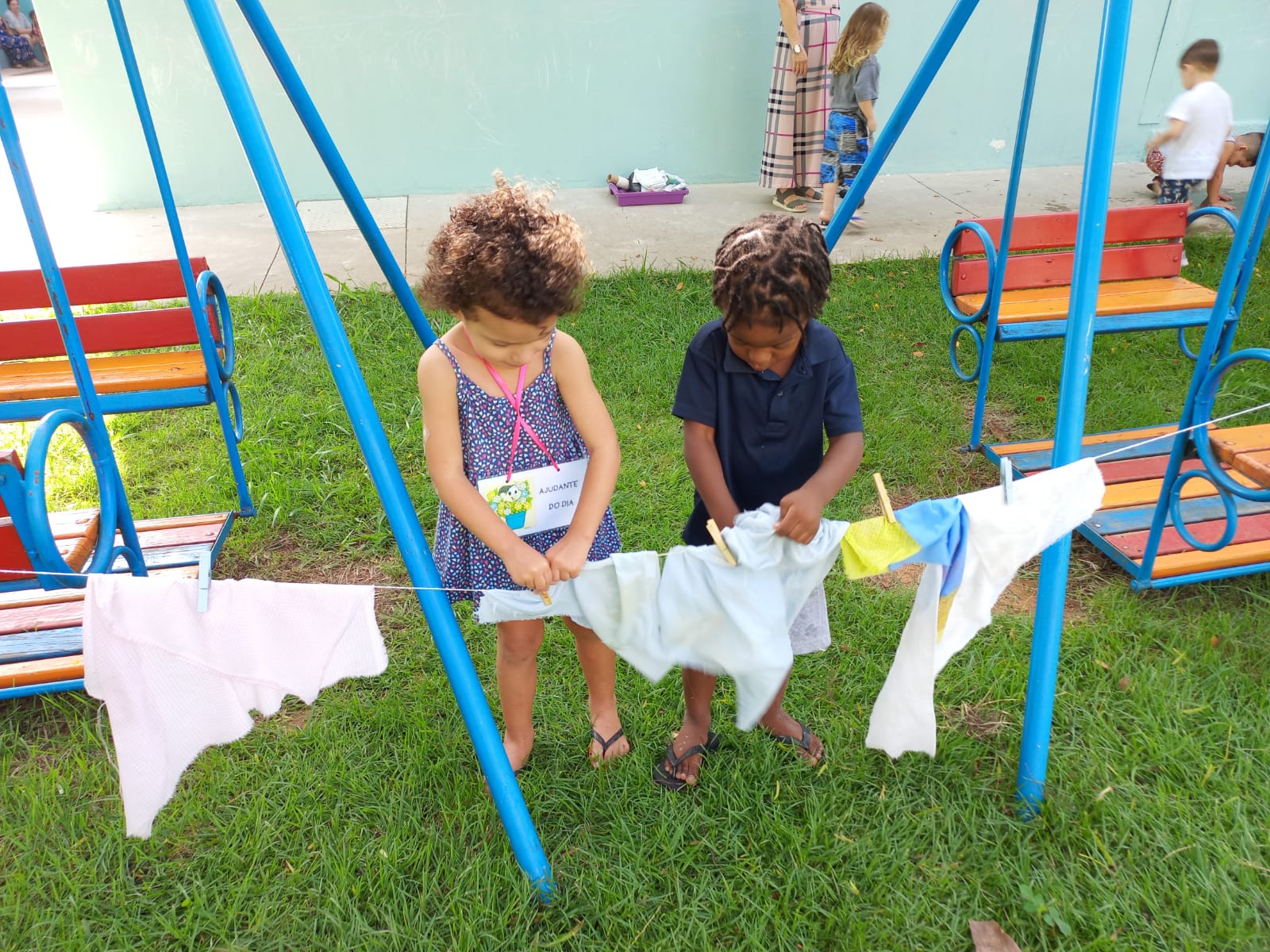 Crianças da Creche Vila Norma vivem experiências lúdicas