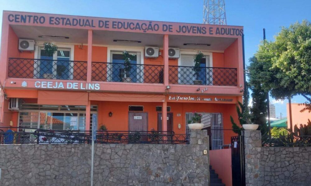 Escola Estadual de Educação de Jovens e Adultos de Lins celebra uma década de existência