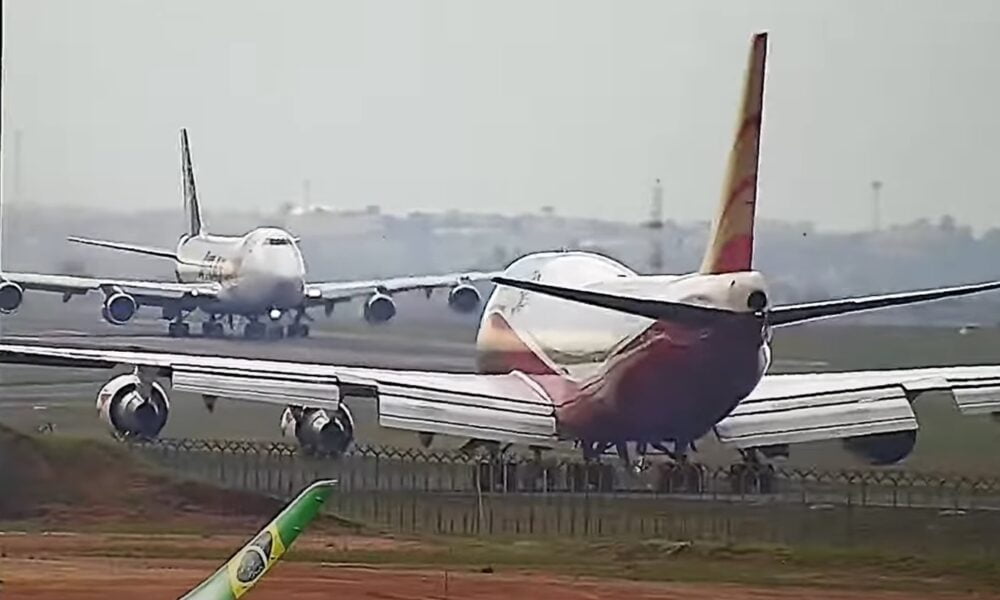 Esplêndidas cenas exibem uma aterrissagem seguida de um decolagem de imensos Jumbo Jets em Campinas-SP