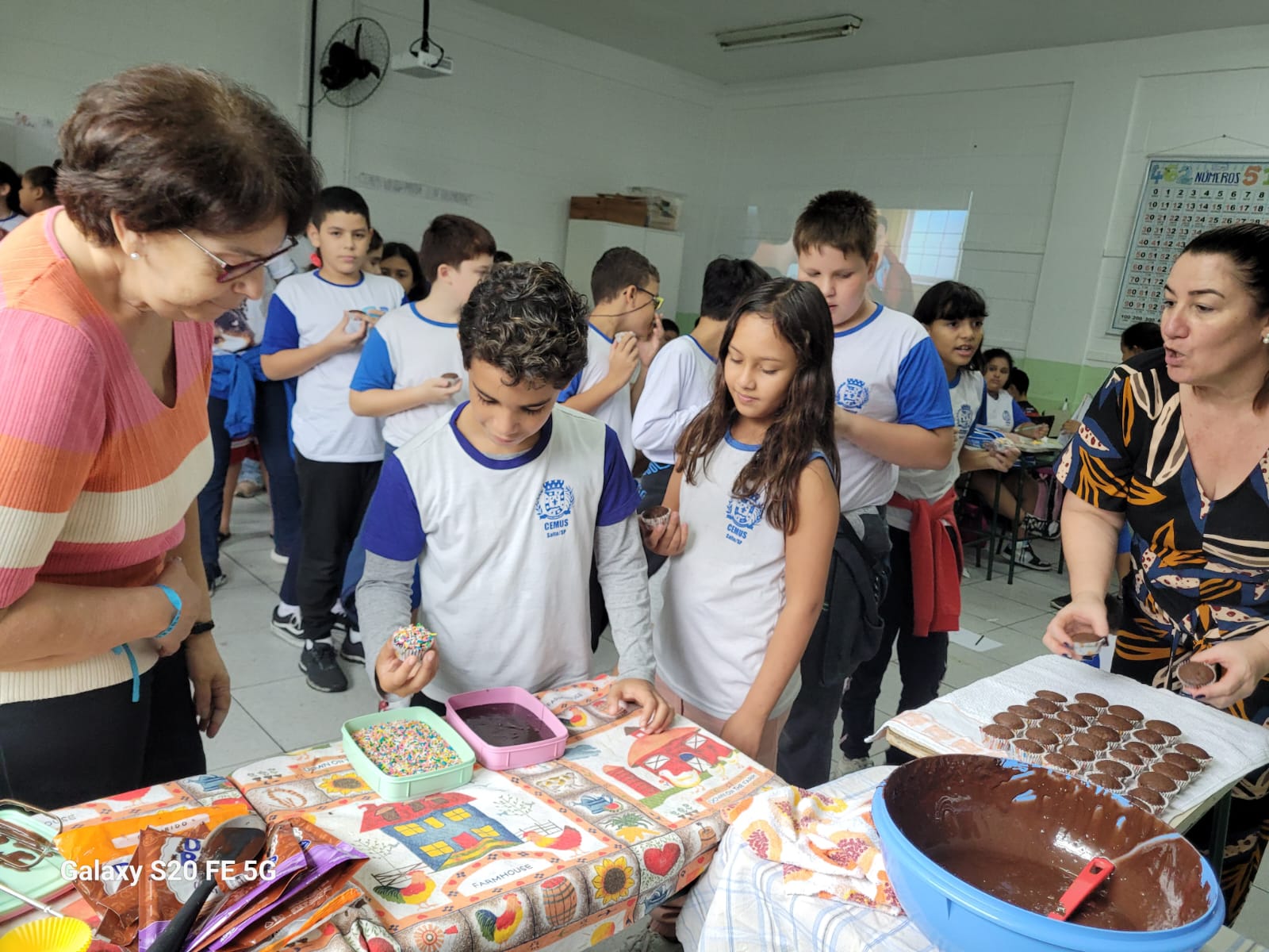 Celebração da Páscoa na Escola CEMUS VII - Um Momento de Alegria e União