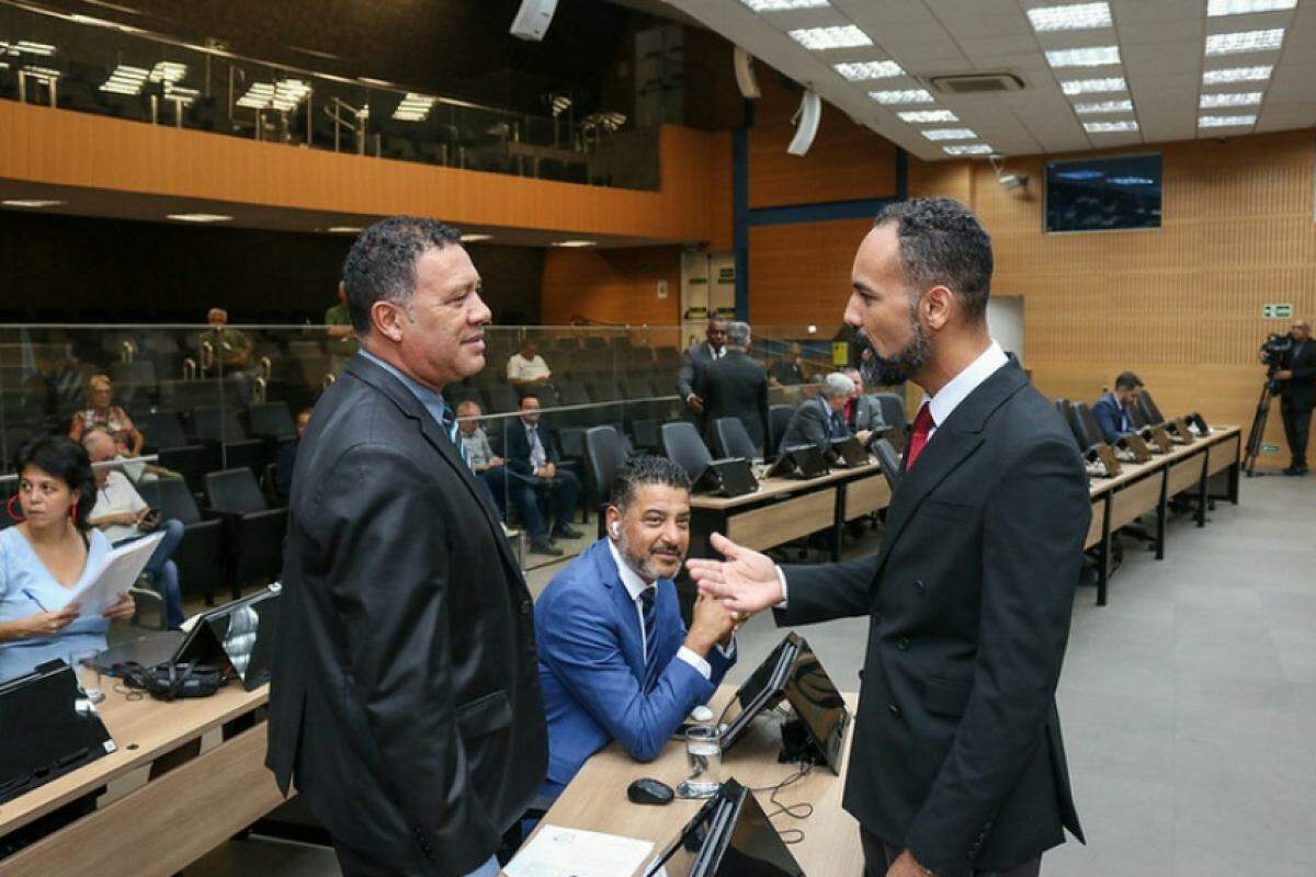 Discussão na Câmara - Aplicativo 'Botão do Pânico' e Extensão do Prazo do Vale-Transporte