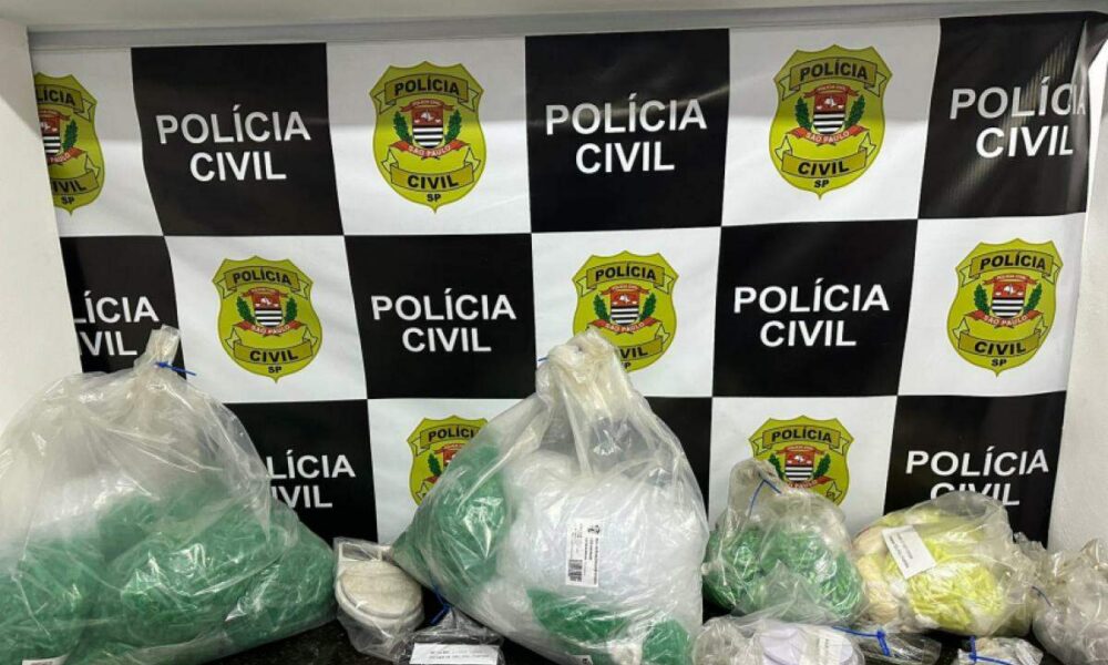 Operação Policial - Prisão de Narcotraficantes e Confisco de Mais de 2.000 Pinos de Cocaína