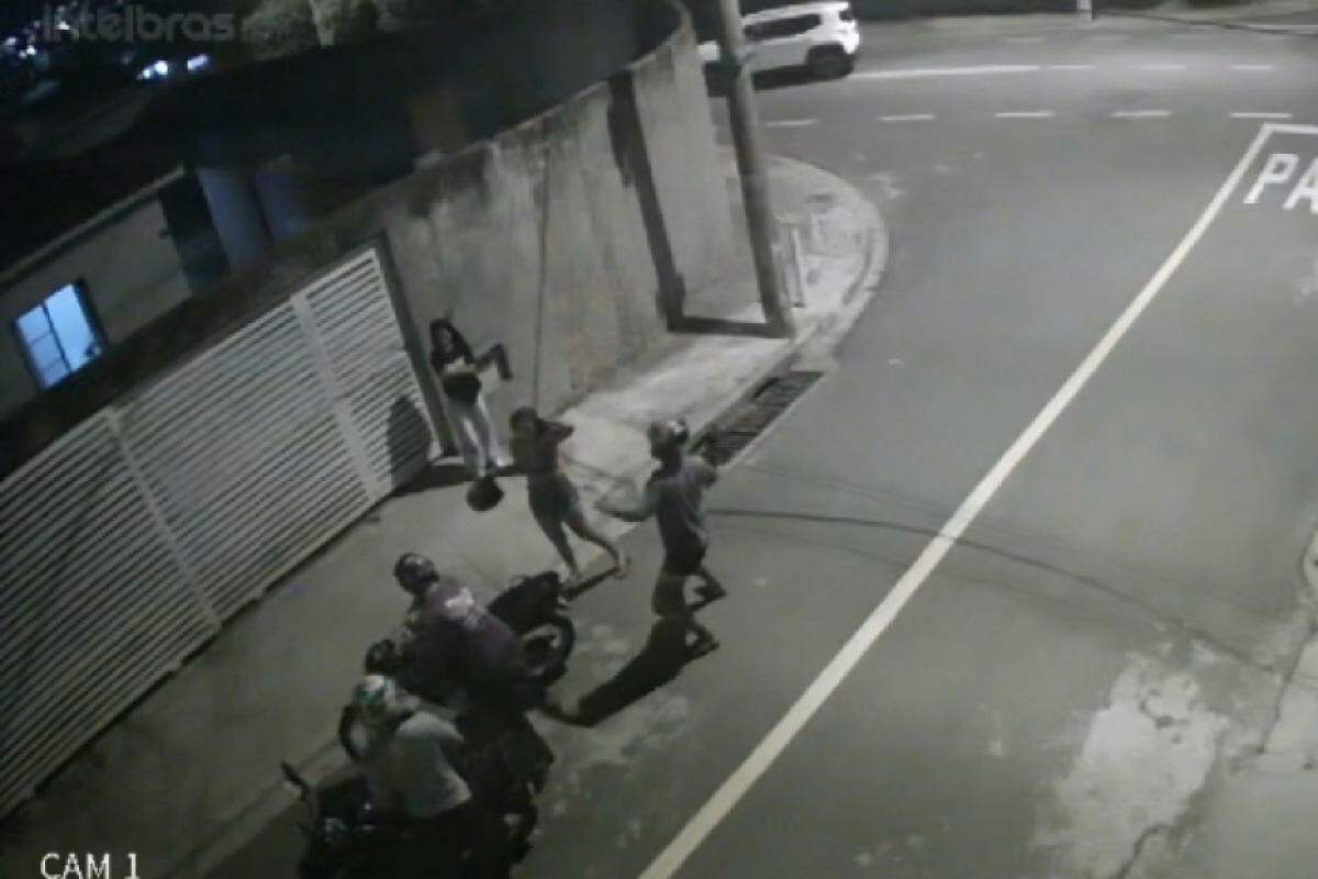 Assalto Violento - Casal Tem Moto Roubada Sob Ameaça de Arma em Campinas