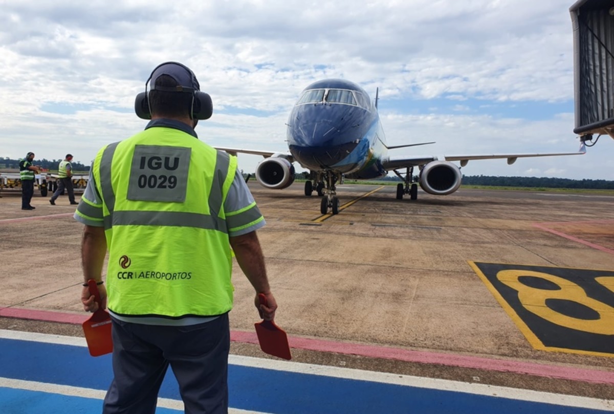 Azul Linhas Aéreas Adota Programa APU Zero em Foz do Iguaçu e Navegantes - Reduzindo o Consumo de Combustível e Emissões