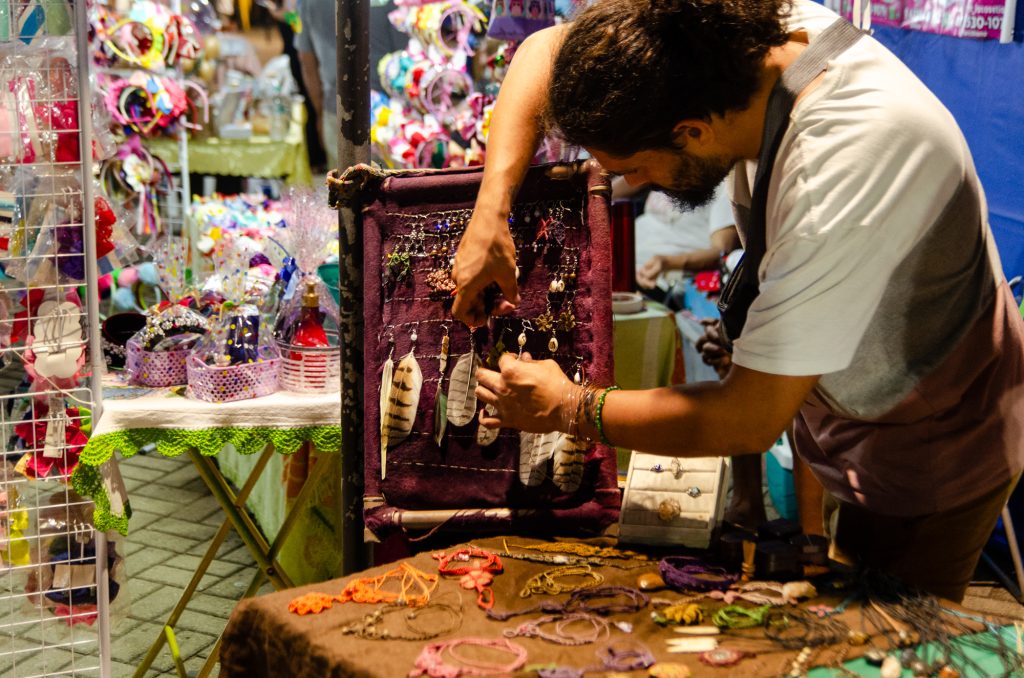 Celebrando a Cultura e a Inclusão - A Aguardada Feira Noturna de Salto