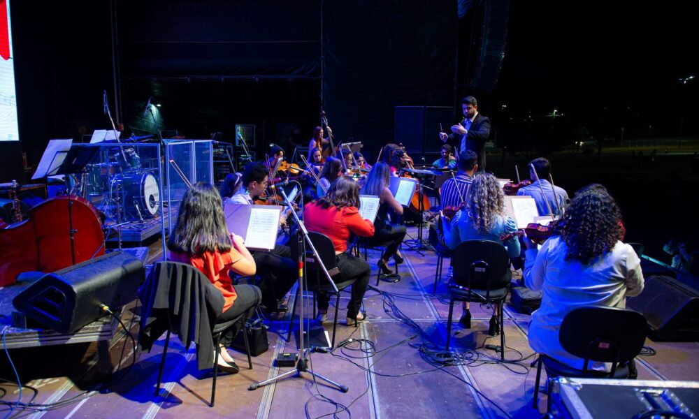 Melodias Atemporais - A Orquestra Jovem de Indaiatuba Embarca em uma Jornada Musical Transcendente