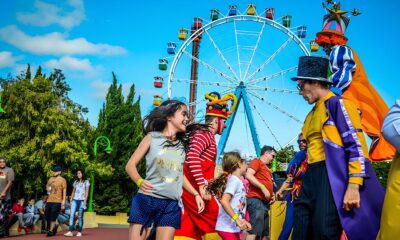 Carnaval no Hopi Hari 2025 O Guia Completo para Aproveitar Montanhas Russas Shows e Entrada Gr tis para Mulheres