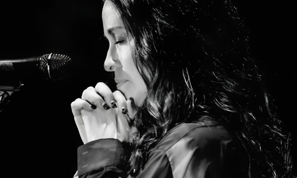 Alanis Morissette no Lollapalooza Brasil Como uma Noite Inesquec vel Reviveu a Magia dos Anos 90