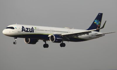 Azul Linhas A reas Amplia o de Voos Extras na Semana Santa e Seu Impacto no Turismo Religioso e Econ mico