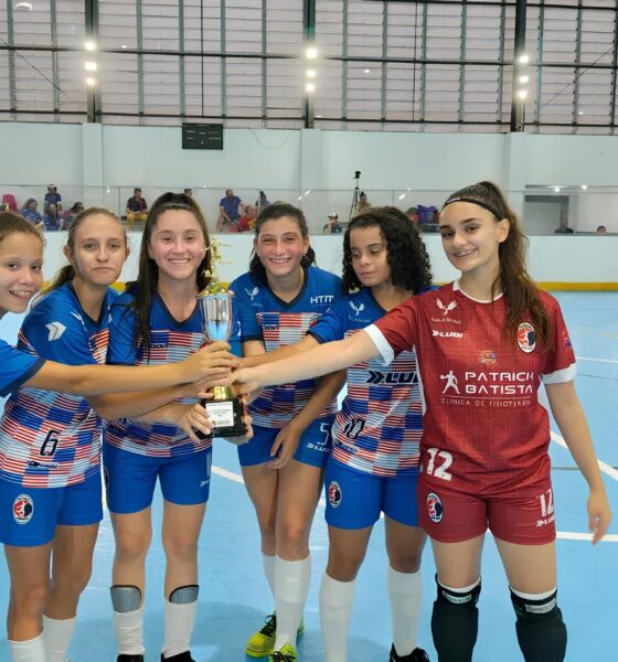 Futsal Feminino de Amparo: A Conquista do Quadrangular em Homenagem ao Dia Internacional da Mulher 16 Futsal Feminino de Amparo A Conquista do Quadrangular em Homenagem ao Dia Internacional da Mulher