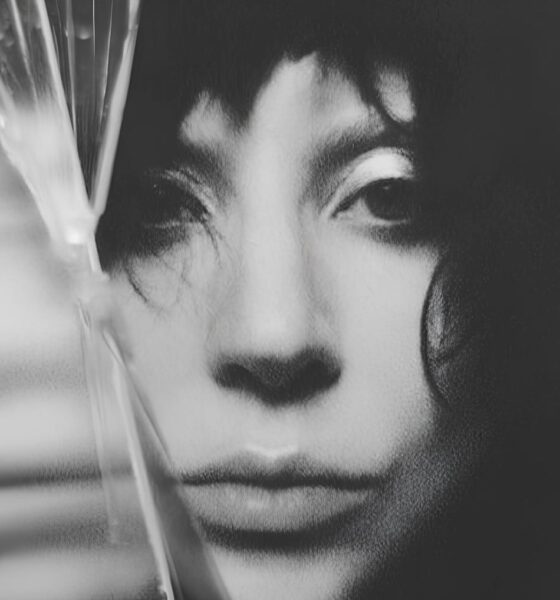 Lady Gaga e John Lennon: A Colaboração dos Sonhos Que Nunca Aconteceu, Mas Vive na Música e no Coração 16 Lady Gaga e John Lennon A Colabora o dos Sonhos Que Nunca Aconteceu Mas Vive na M sica e no Cora o