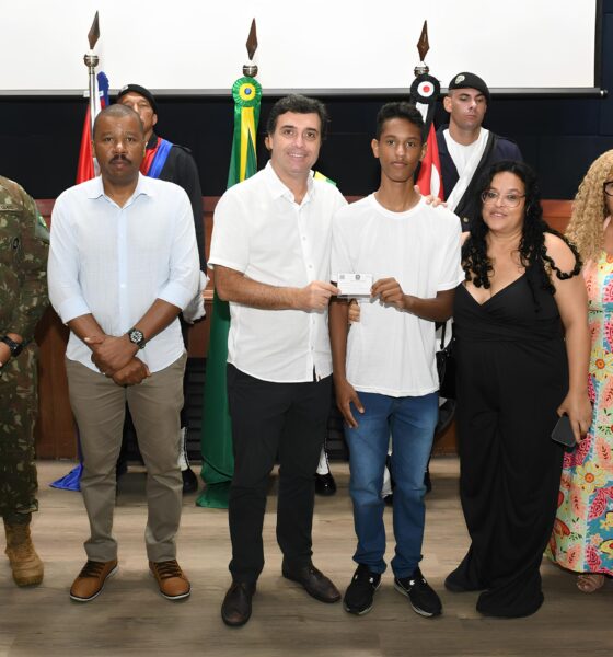 Primeira Cerimônia de Juramento à Bandeira de 2025: O Momento que Define uma Nova Geração 16 Primeira Cerim nia de Juramento Bandeira de 2025 O Momento que Define uma Nova Gera o