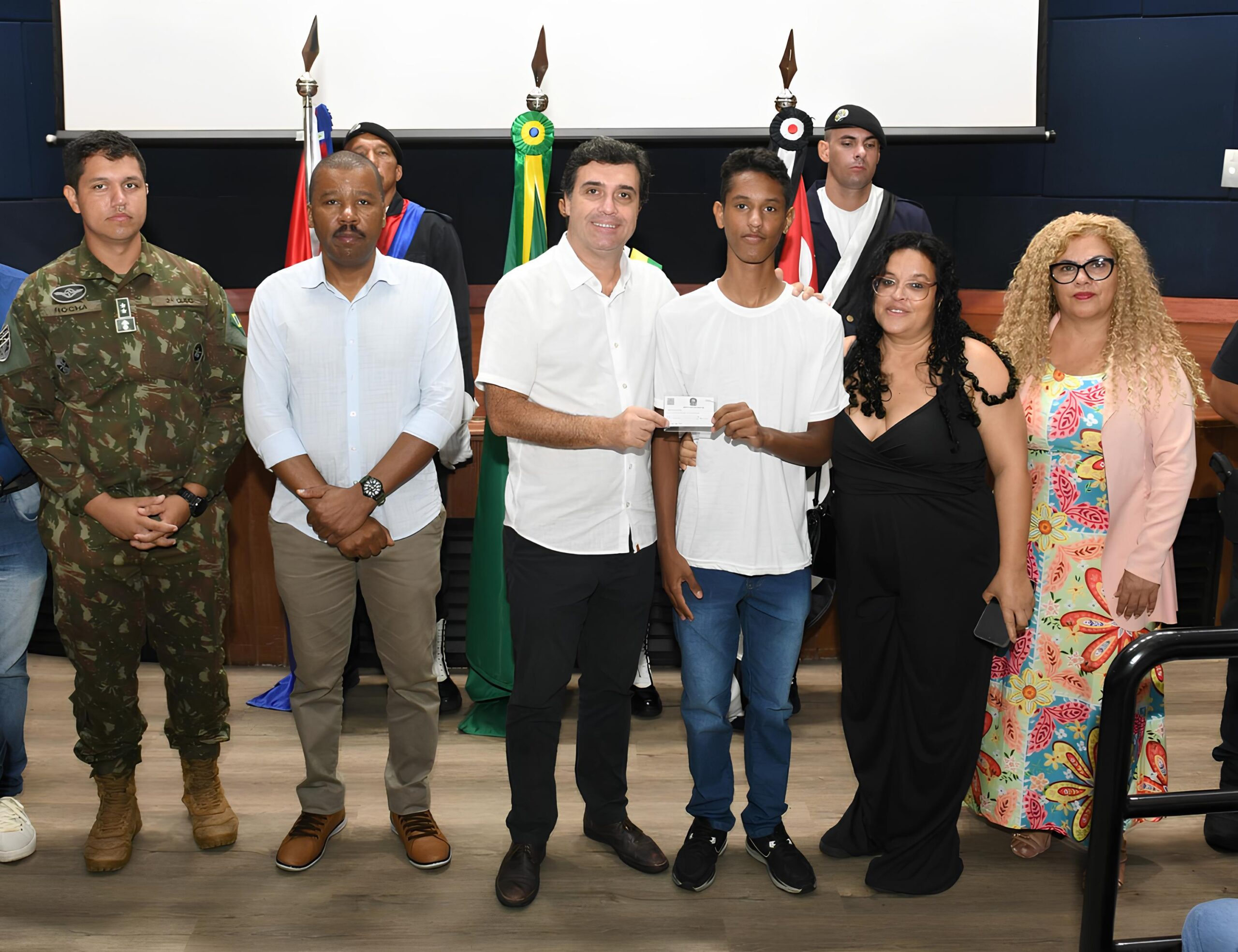 Primeira Cerimônia de Juramento à Bandeira de 2025: O Momento que Define uma Nova Geração 15 Primeira Cerim nia de Juramento Bandeira de 2025 O Momento que Define uma Nova Gera o scaled