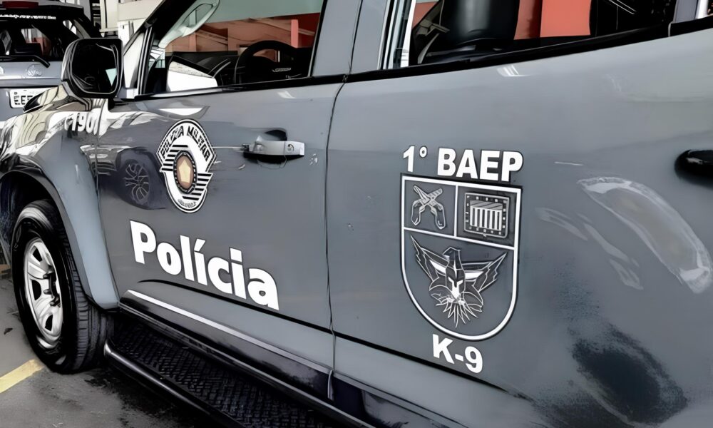 Quando as Sombras da Noite se Encontram com a Lei A Queda de um Traficante e o Desmantelamento de uma Central de Drogas na RMC