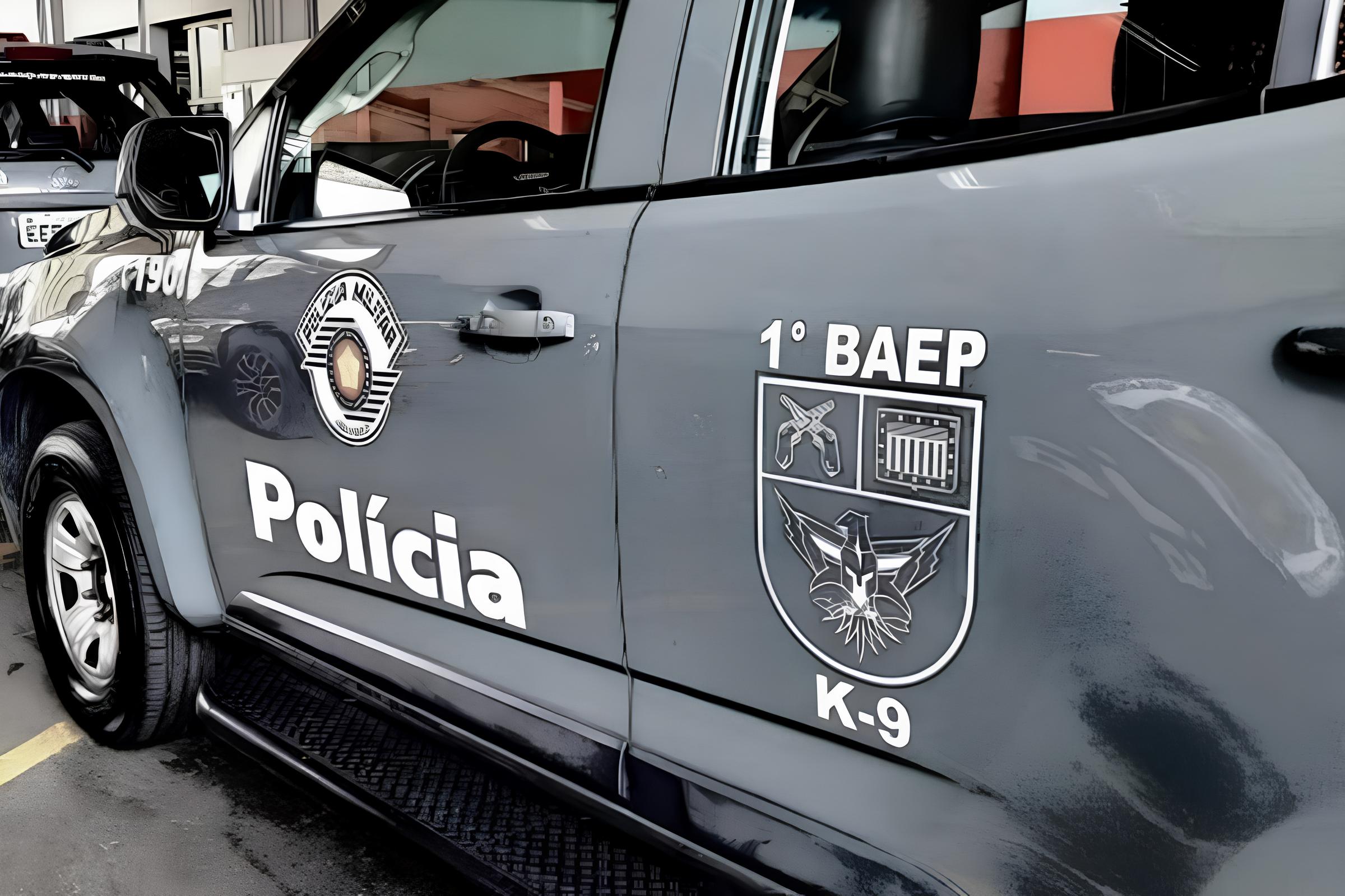 Quando as Sombras da Noite se Encontram com a Lei: A Queda de um Traficante e o Desmantelamento de uma Central de Drogas na RMC 18 Quando as Sombras da Noite se Encontram com a Lei A Queda de um Traficante e o Desmantelamento de uma Central de Drogas na RMC