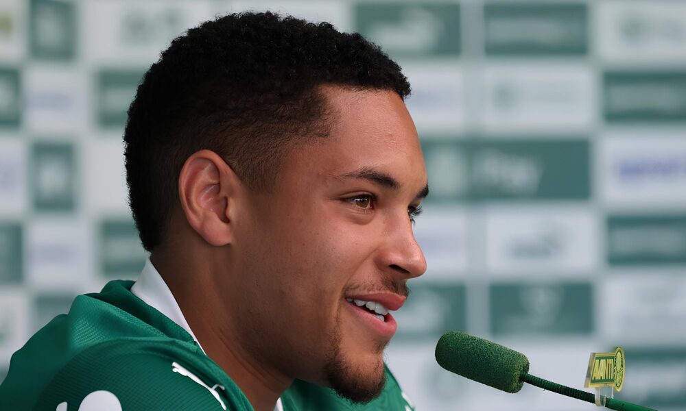 Vitor Roque no Palmeiras O Gola o de Bicicleta Que Est Encantando o Mundo do Futebol