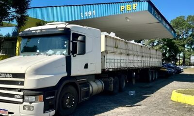 A Grande Armadilha Como 360 kg de Coca na em um Fundo Falso Revelaram a Fragilidade do Transporte Rodovi rio no Brasil