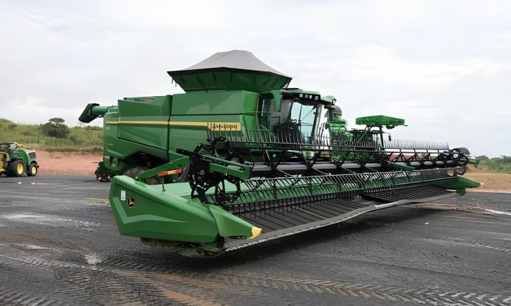 A Revolu o Agr cola Est Chegando John Deere Apresenta a Megacolheitadeira S7 Fabricada no Brasil