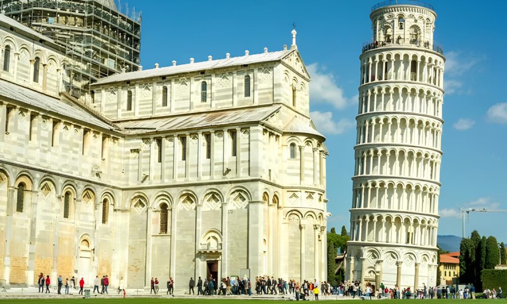 A Torre de Pisa O Milagre Inclinado que Desafia a Gravidade e o Tempo