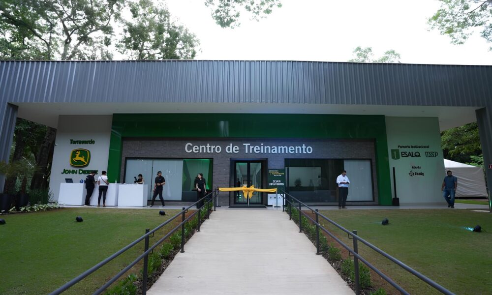 Como a John Deere Est Revolucionando o Futuro do Agroneg cio com Educa o e Inova o