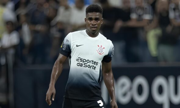 Corinthians x Racing O Jogo que Virou Caos em Um Carrinho Criminoso F lix Expulso e o Impacto na Sul Americana
