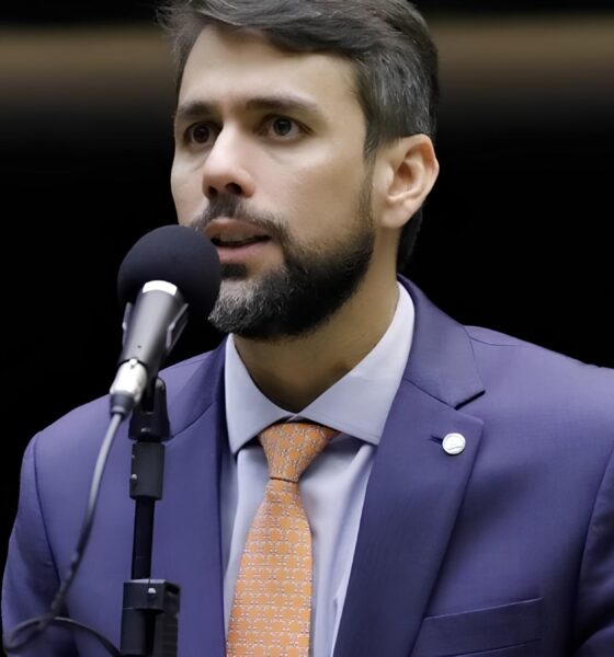Pedro Lucas: O Novo Capítulo das Comunicações Brasileiras Sob Lula 16 Pedro Lucas O Novo Cap tulo das Comunica es Brasileiras Sob Lula