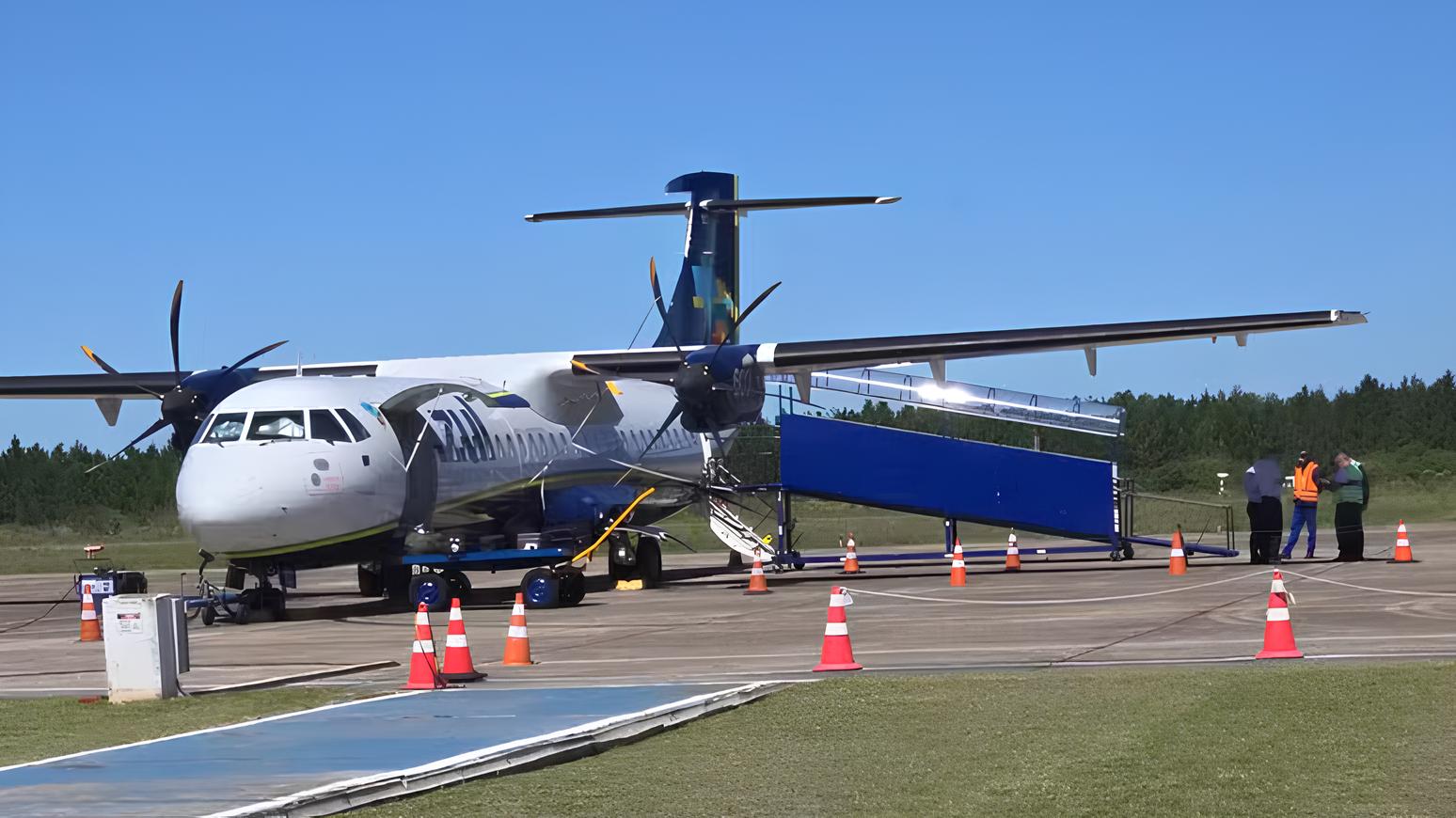 Por Que Um Passageiro Tentou Abrir a Porta de um Avião em Pleno Voo? O Caso que Paralisou Aeroportos e Deixou Todos em Alerta 15