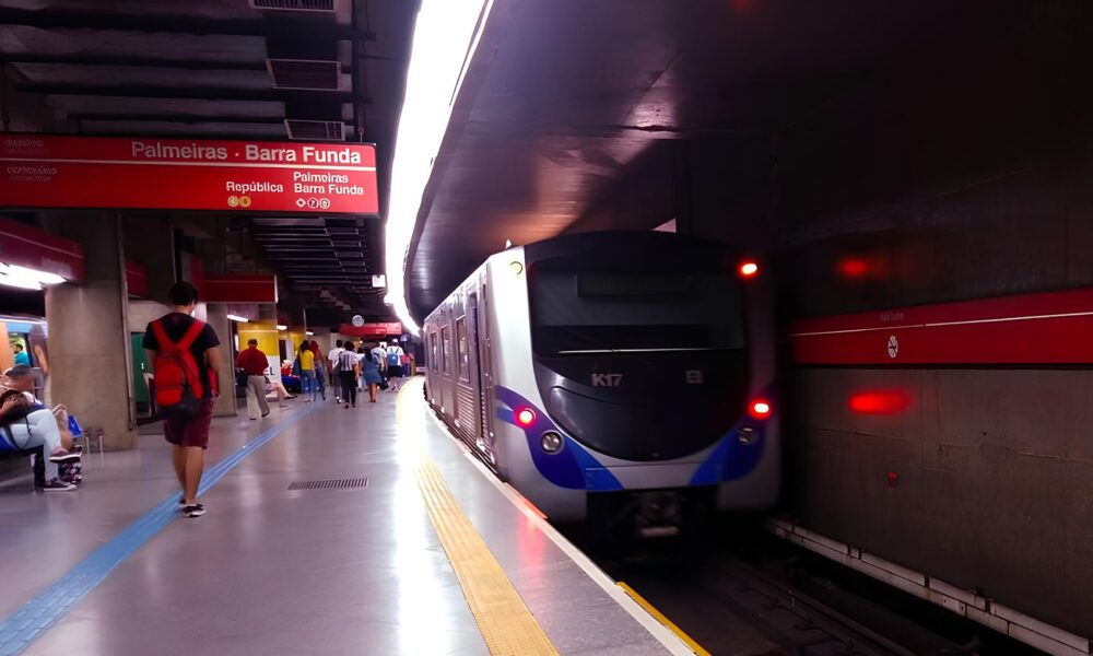 Quando o Caos Encontra a Cidade Como uma Falha no Metr de SP Revela Nossa Depend ncia dos Transportes P blicos