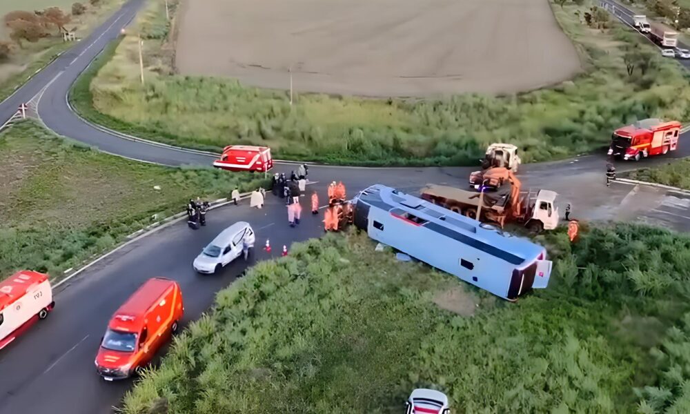 Trag dia na Estrada nibus Tomba em MG 223 e Deixa um Rastro de Dor e Reflex es sobre Seguran a Vi ria