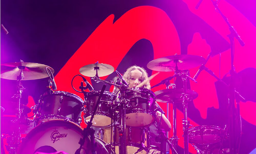 Baterista Mirim de Sorocaba Conquista Multid o e Encanta Ultraje a Rigor A Hist ria Inspiradora de Bibi na Batera