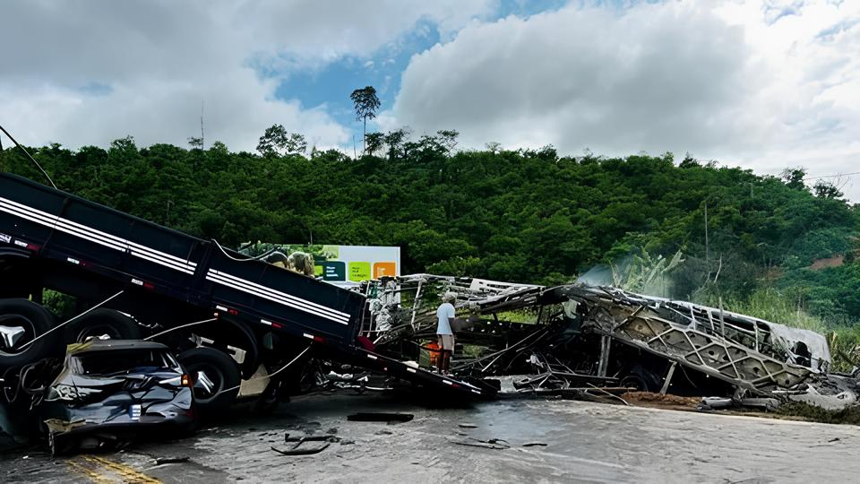 Colisão na Rodovia: O Dia em que o Caos Parou Indaiatuba e Salto 15 Colis o na Rodovia O Dia em que o Caos Parou Indaiatuba e Salto