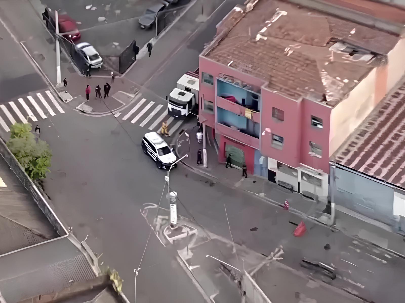 Entre o Campo, a Cozinha e os Bastidores do Poder: O Brasil em Alta Velocidade 15 Entre o Campo a Cozinha e os Bastidores do Poder O Brasil em Alta Velocidade
