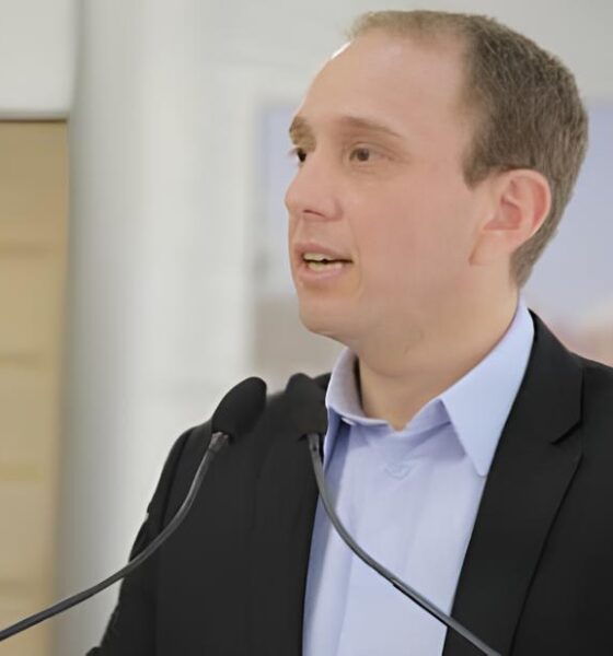 O Caso do Prefeito TikToker: Justiça, Política e o Enigma das Lousas Digitais 16 O Caso do Prefeito TikToker Justi a Pol tica e o Enigma das Lousas Digitais