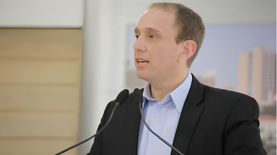 O Caso do Prefeito TikToker: Justiça, Política e o Enigma das Lousas Digitais 15 O Caso do Prefeito TikToker Justi a Pol tica e o Enigma das Lousas Digitais
