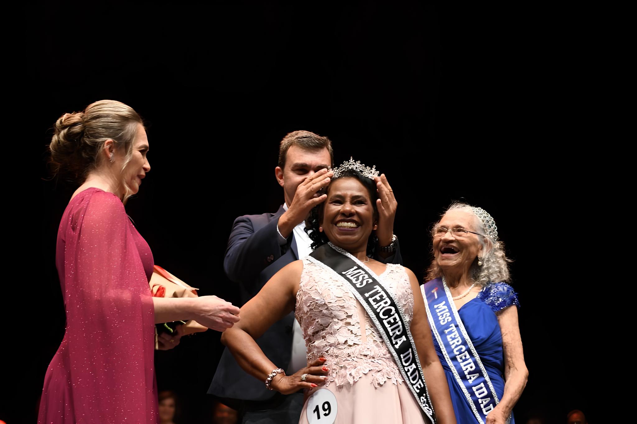 Uma Noite de Glamour e Histórias: O 25º Concurso de Miss e Mister da Terceira Idade Reinventa o Conceito de Beleza em Indaiatuba 15 Uma Noite de Glamour e Hist rias O 25 Concurso de Miss e Mister da Terceira Idade Reinventa o Conceito de Beleza em Indaiatuba