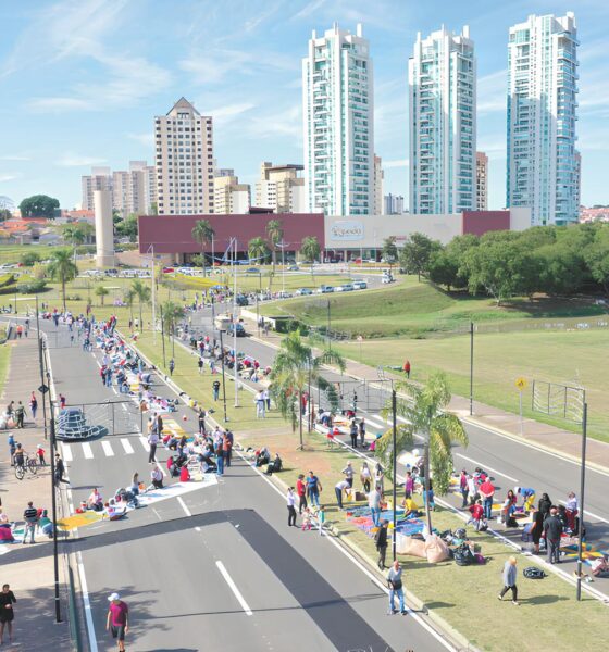 A Arte Sacra de Rua e o Espetáculo Ressurreição: Uma Jornada Profunda Entre Fé, Cultura e Transformação 16 A Arte Sacra de Rua e o Espet culo Ressurrei o Uma Jornada Profunda Entre F Cultura e Transforma o