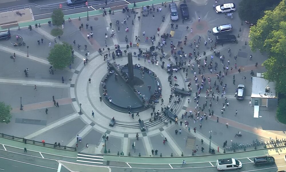 Em Nova York Cora es Batem Forte Contra o Medo Manifestantes Enfrentam o ICE em Defesa dos Imigrantes