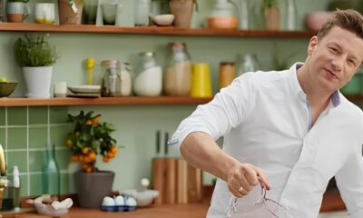Jamie Oliver Chega a S o Paulo Um Ref gio Gastron mico para Fam lias que N o Abrem M o de Sabor e Conforto