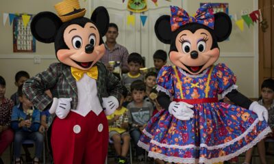 Mickey e Minnie no Clima de S o Jo o Como Essa Dupla M gica Pode Transformar Seu Arrai em uma Festa Inesquec vel