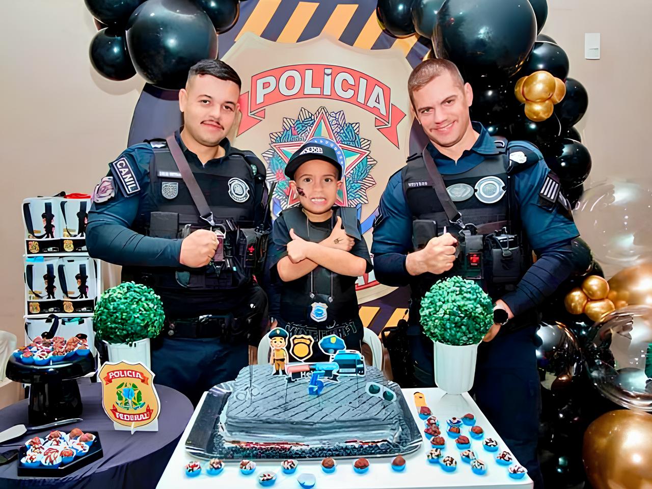 Quando os Heróis de Farda Viram Convidados Surpresa: A Inesquecível Festa de Heitor 15 Quando os Her is de Farda Viram Convidados Surpresa A Inesquec vel Festa de Heitor