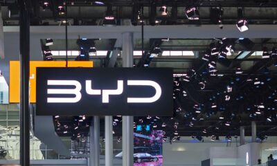 Toyota Corolla GLi Hybrid vs BYD King O Duelo dos Sed s H bridos no Brasil