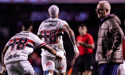 A Sa da de Dorival do Corinthians O Debate que Dividiu Torcedores e Redes Sociais