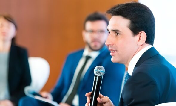 Entre a Caducidade e o Renascimento O Caso Viracopos e as Incertezas do Futuro da Avia o Brasileira