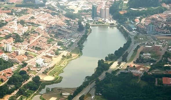 Mist rio e Opera o O Caso da Escada de Alum nio e o Circuito das guas em Foco