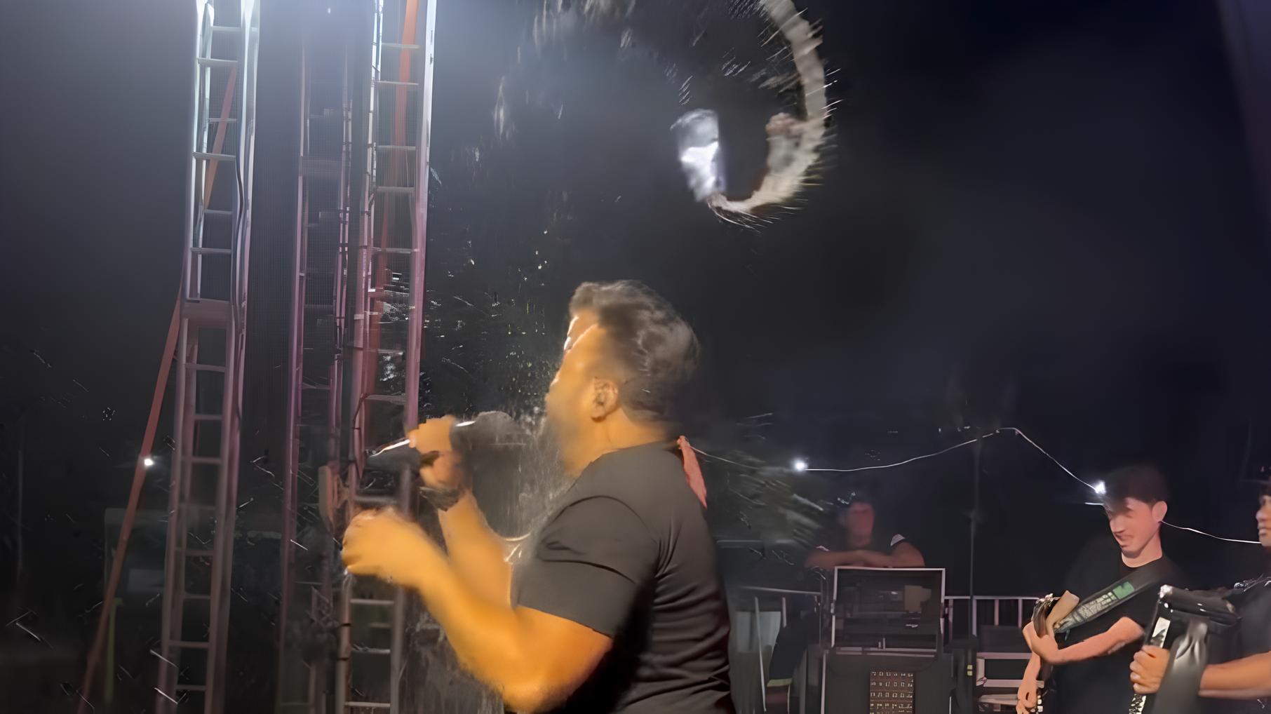 O Que Uma Lata de Cerveja Pode Revelar Sobre Violência e Cultura nos Shows Brasileiros? 15 O Que Uma Lata de Cerveja Pode Revelar Sobre Viol ncia e Cultura nos Shows Brasileiros