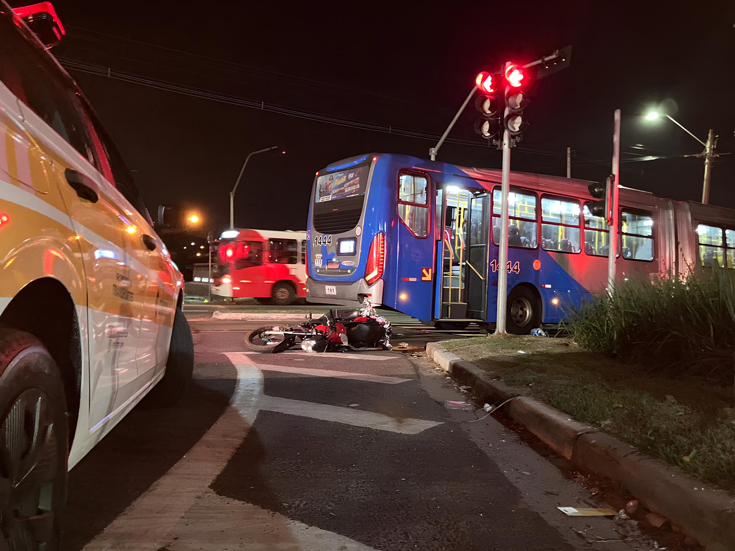Quando a Velocidade Encontra o Destino A Tr gica Colis o Entre Moto e BRT em Campinas scaled