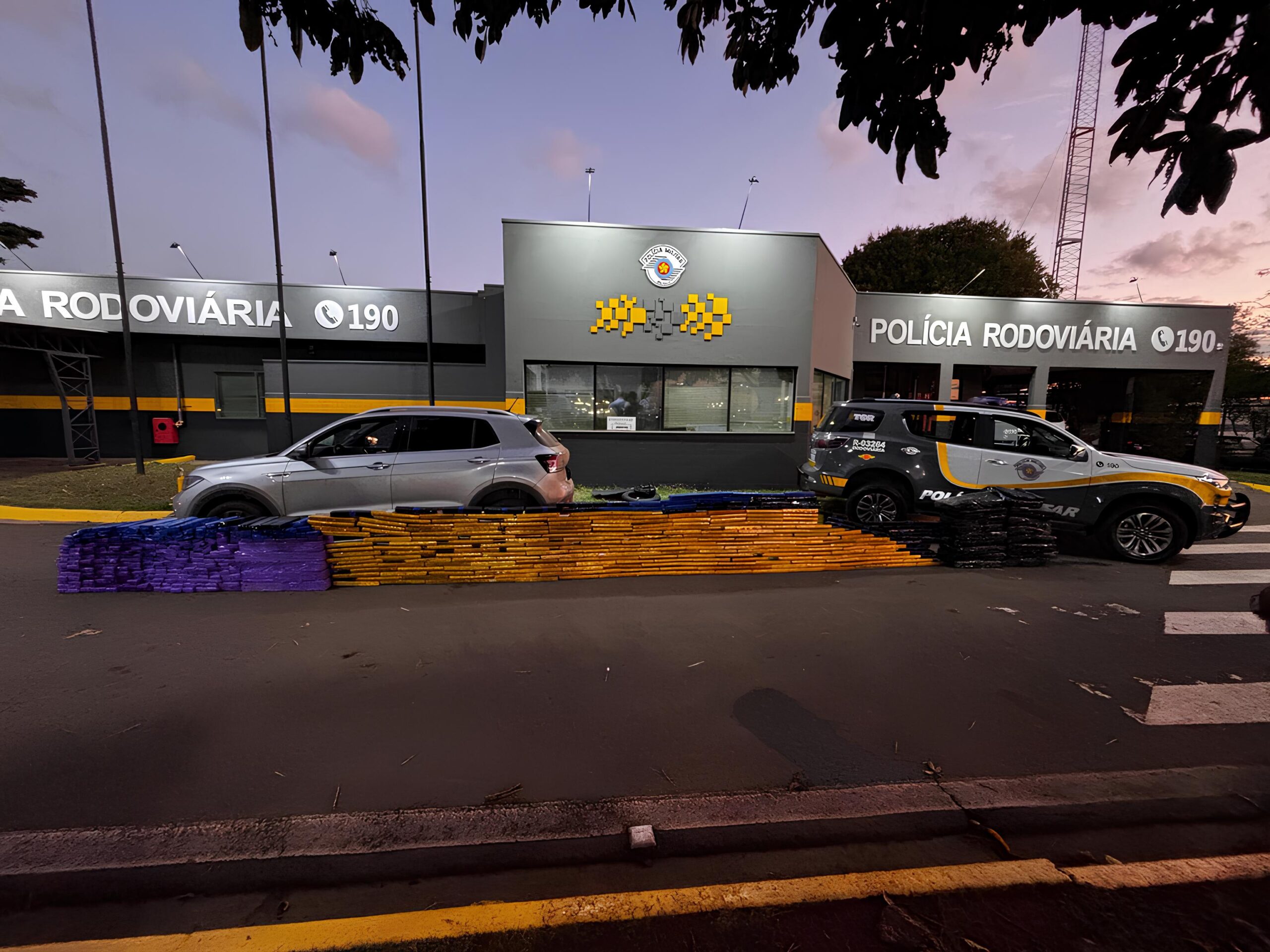 Quase uma Tonelada de Maconha Apreendida em Piracicaba: O Dia em que a Estrada Virou um Tabuleiro Policial 8 Quase uma Tonelada de Maconha Apreendida em Piracicaba O Dia em que a Estrada Virou um Tabuleiro Policial scaled