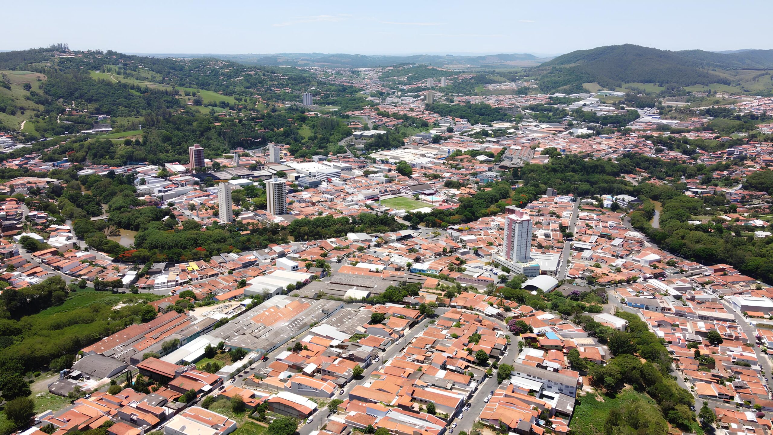 Corrida, Saltos e Arremessos: Como o 1º Circuito Regional de Atletismo Está Revolucionando o Esporte em Pedreira 8 Corrida Saltos e Arremessos Como o 1 Circuito Regional de Atletismo Est Revolucionando o Esporte em Pedreira scaled